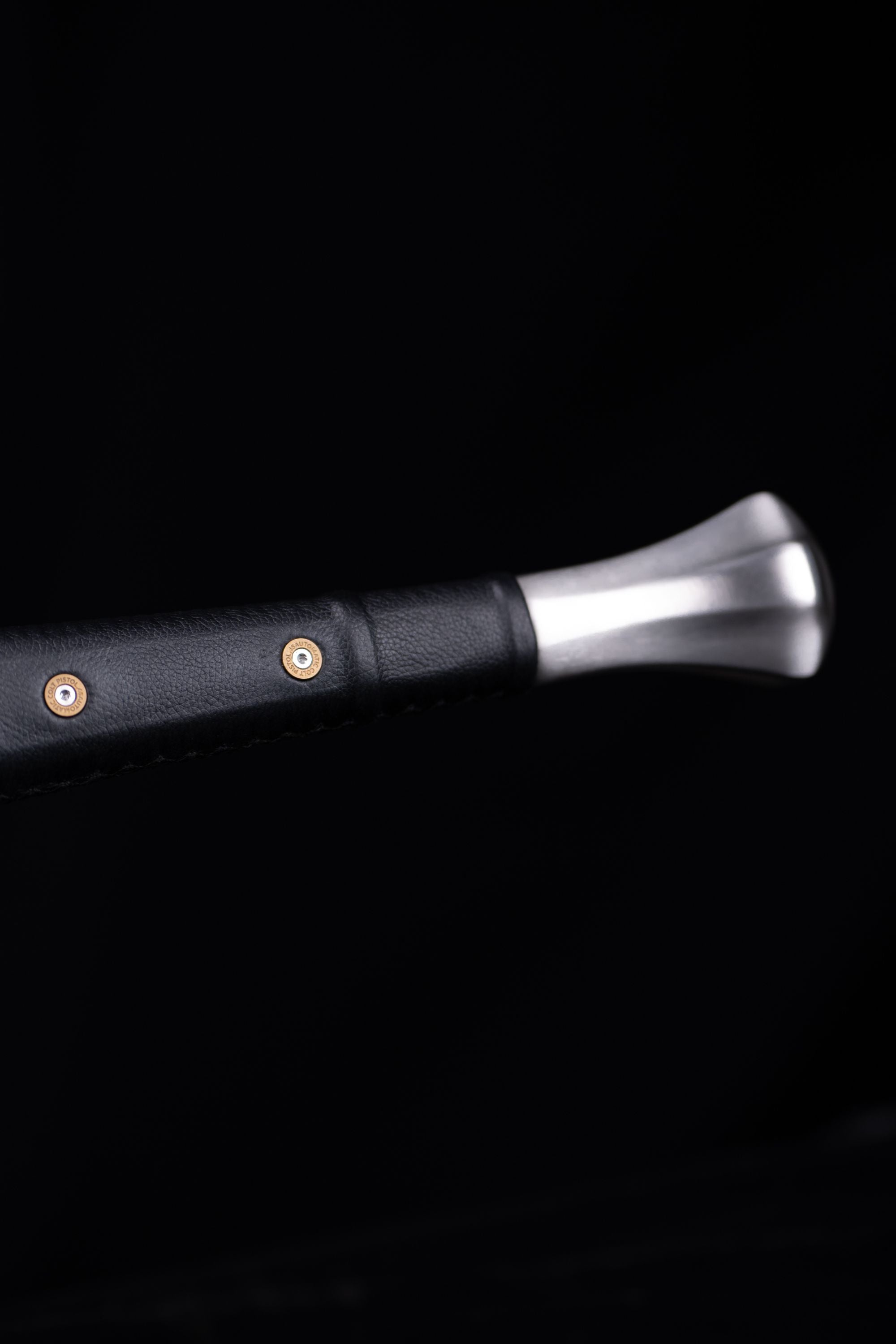 Ravenfang Longsword – 5160 Steel – 46.4 in – detail 5