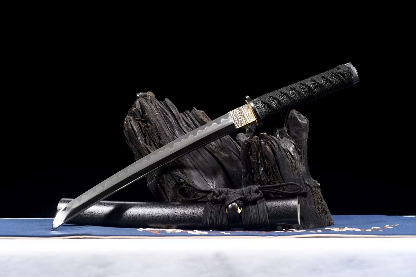 黒翡翠 Tanto High-Manganese Steel