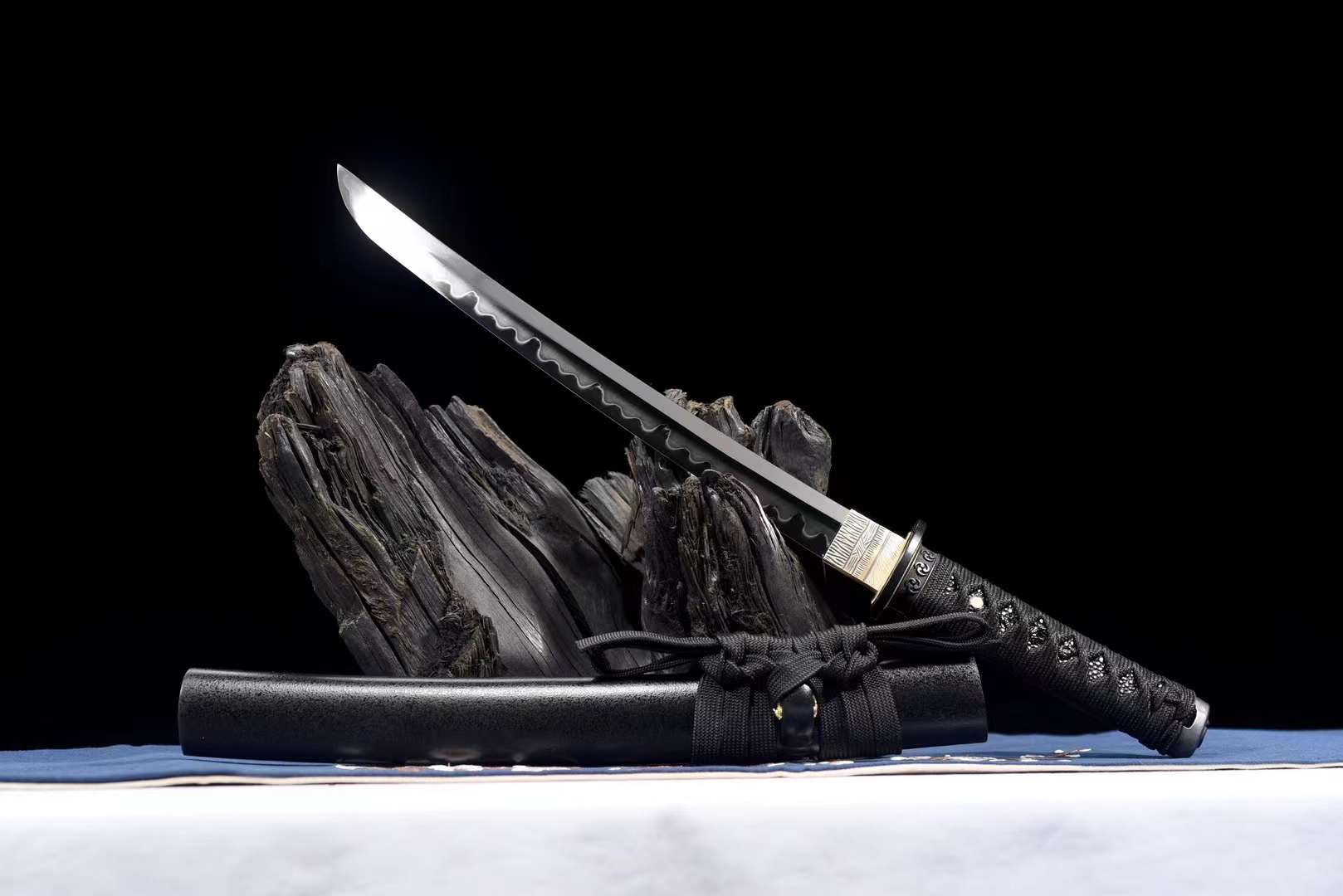 黒翡翠 Tanto High-Manganese Steel