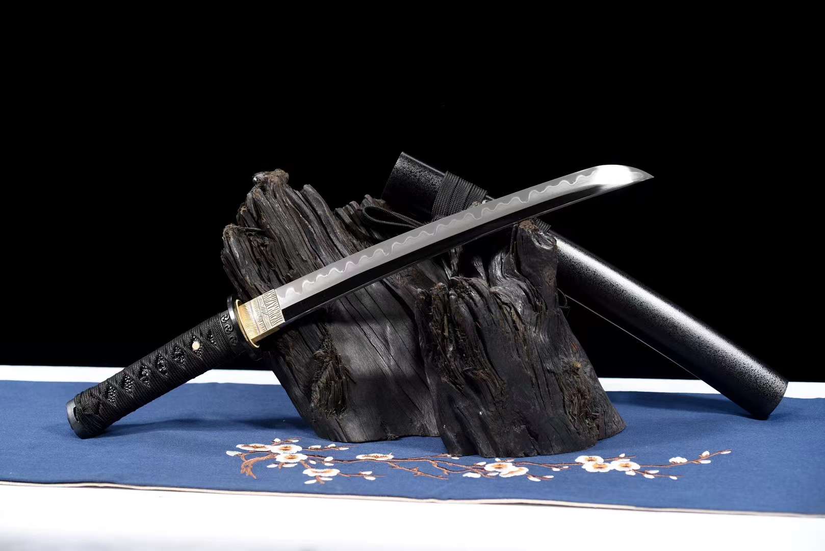 黒翡翠 Tanto High-Manganese Steel