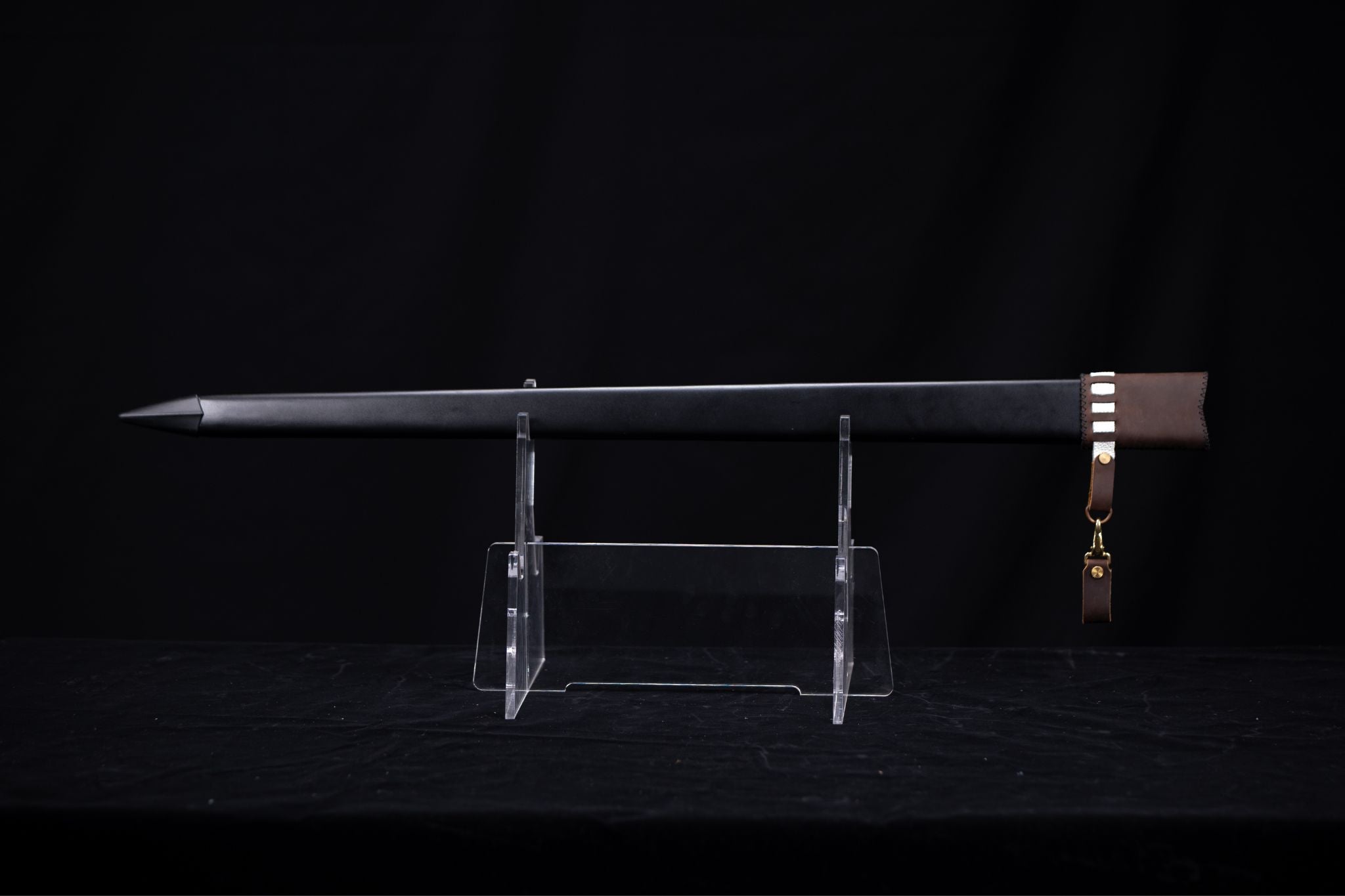 Ravenfang Longsword – 5160 Steel – 46.4 in – detail 3