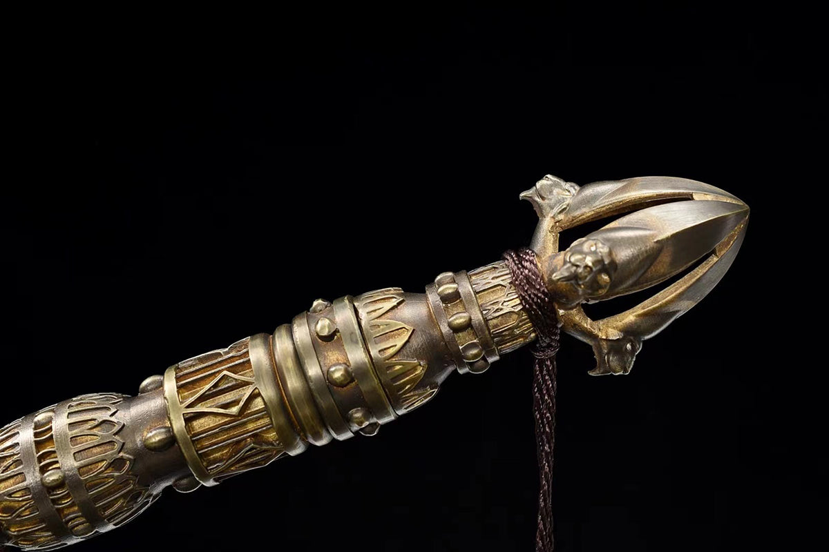 Collection d'armes spéciales faites à la main 龙鳞锏