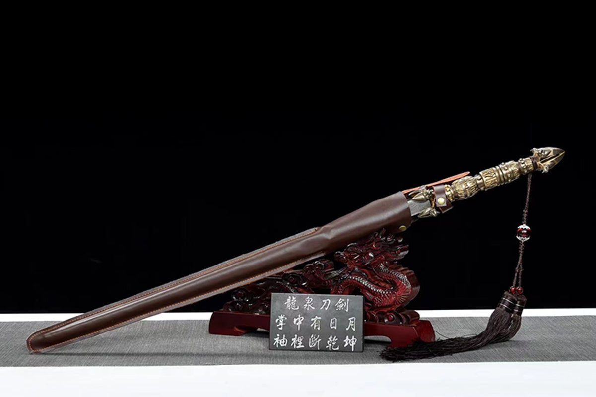 Collection d'armes spéciales faites à la main 龙鳞锏