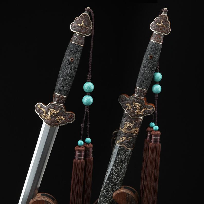 Épées Chinoises Trempées En Argile D'acier De Damas Sur Le Thème Du Dragon Chinois Rayskin Noir