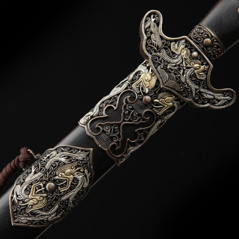 Épées De Roi Chinois à Thème De Dragon En Acier De Damas En Bois De Santal Noir Fait à La Main