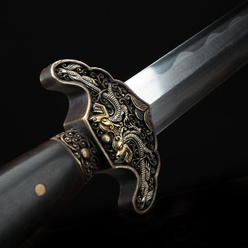 Épées De Roi Chinois à Thème De Dragon En Acier De Damas En Bois De Santal Noir Fait à La Main