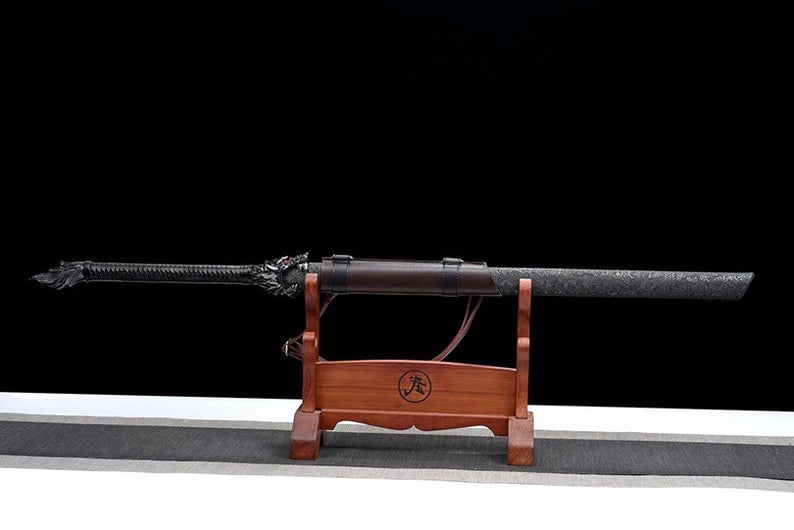 Épées chinoises faites à la main Épées de la dynastie Tang Épée réelle de haute qualité Acier à haute teneur en manganèse Dao Full Tang Blue Blade Loup aiguisé