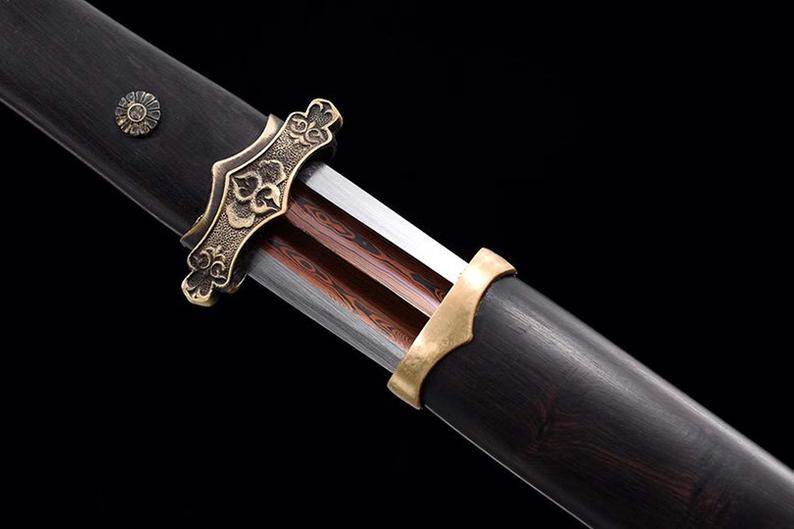 Épées chinoises faites à la main de la dynastie Tang, véritable épée de haute qualité, en acier damas, fourreau en ébène aiguisé