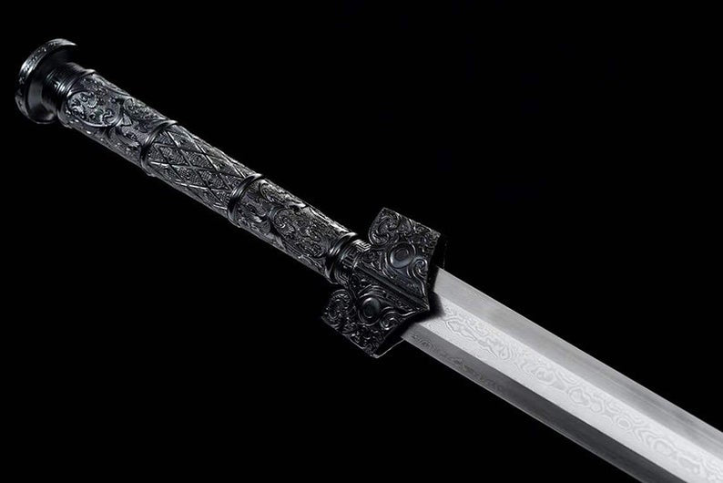 Handgefertigte chinesische Schwerter aus der Han-Dynastie. Hochwertiges echtes Schwert aus Damaststahl mit geschärfter Ebenholzscheide