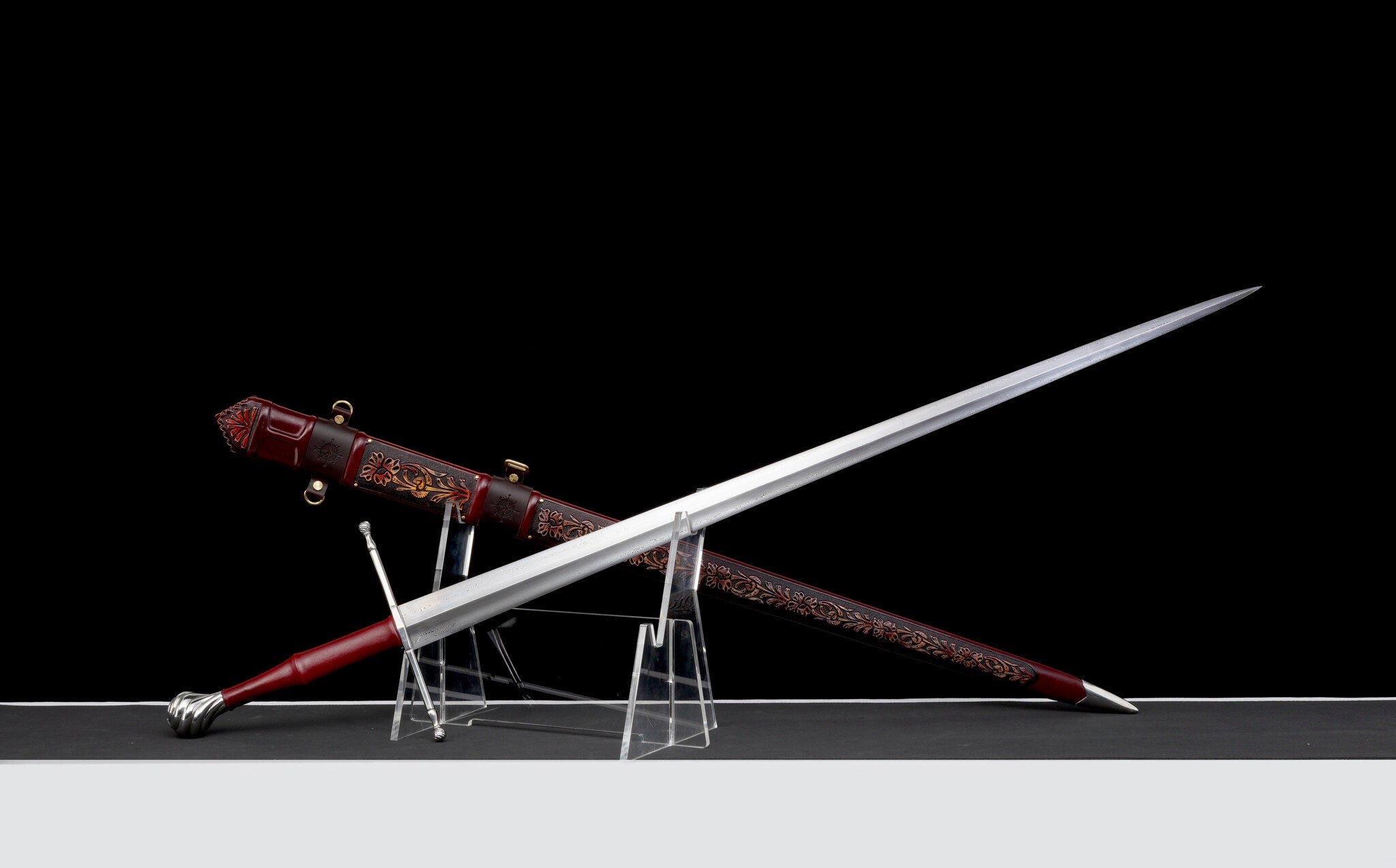 Crimson Lion Longsword – Damascus Steel – 49.6 in – detail 4