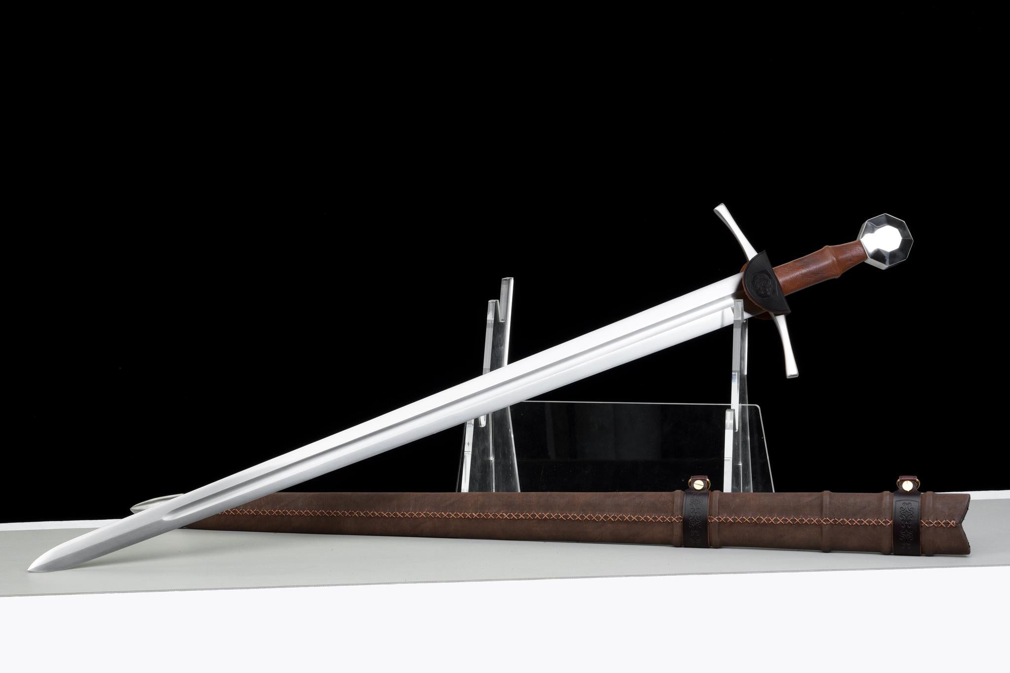 Lionheart Longsword – 65 Manganese Steel – 41.34 in – detail 2