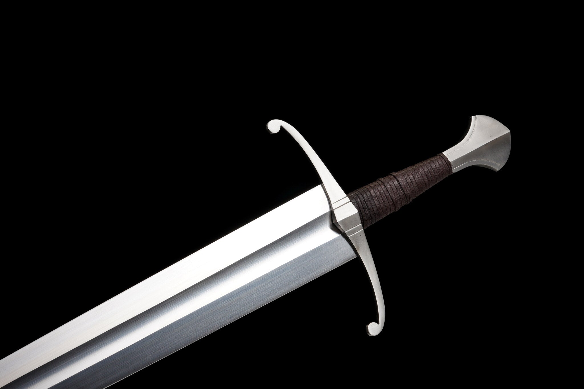 Oakheart Longsword – 60Si2CrA Spring Steel – 39.8 in – detail 8