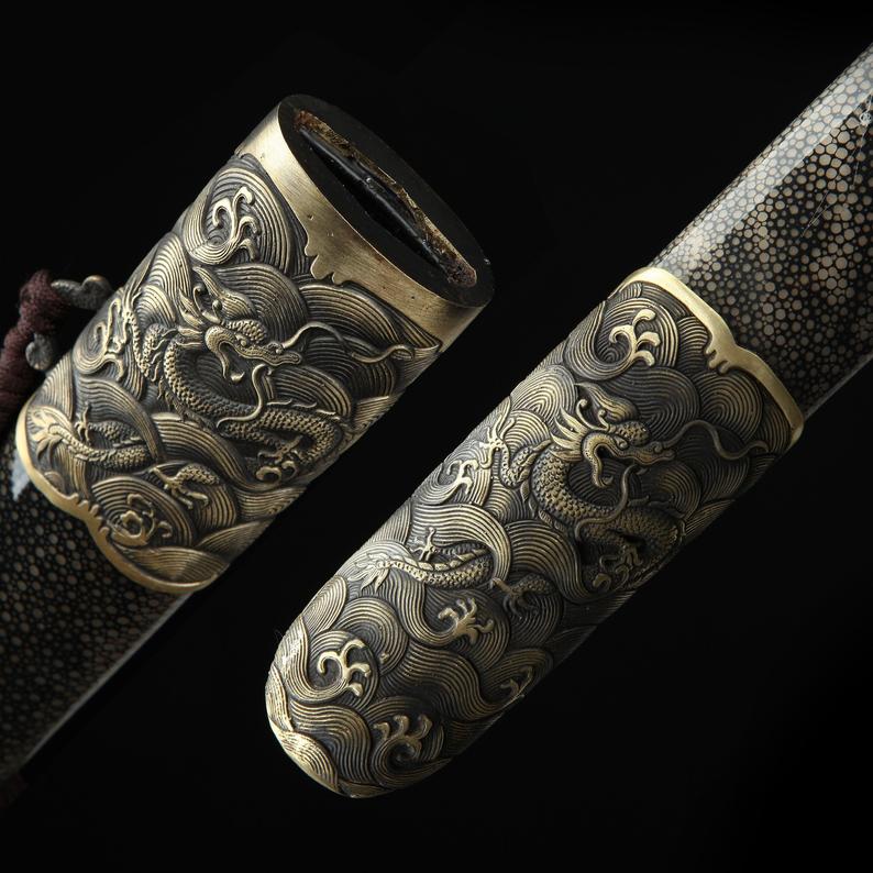 Echte handgemachte chinesische Schwerter im chinesischen Drachenstil mit schwarzer Scheide 