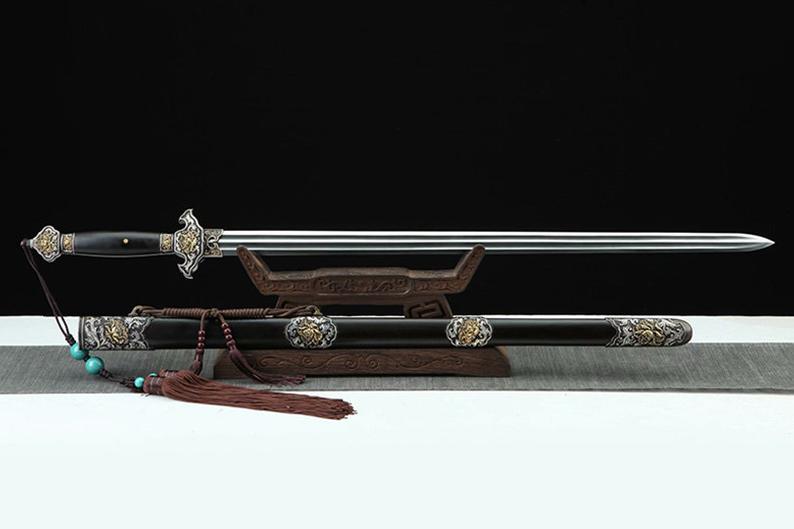 Véritable épée chinoise de la dynastie Qin, faite à la main, en acier damas avec fourreau en ébène, sculpture en cuivre de pivoine de haute qualité 