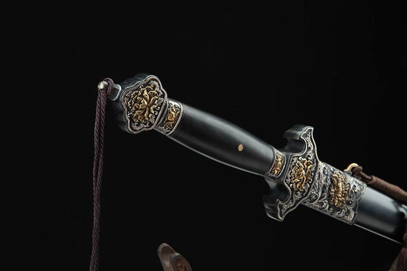 Véritable épée chinoise de la dynastie Qin, faite à la main, en acier damas avec fourreau en ébène, sculpture en cuivre de pivoine de haute qualité 